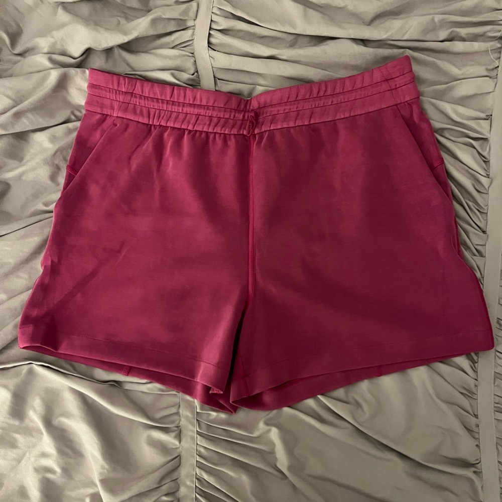 Lululemon Women’s Softstreme High-Rise Shorts